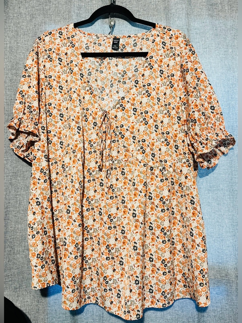 SHEIN Curve Coral Black Grey All Over Cottage Floral  Sleeved Peplum Tunic 2XL